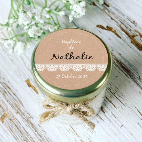 Bougie de baptême personnalisée kraft et dentelle blanche avec prénom