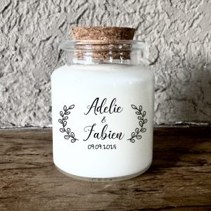 Bougie parfumée personnalisée mariage eucalyptus champêtre chic, pot en verre et bouchon en liège, fabrication artisanale en France.