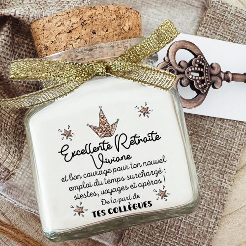 Bougie personnalisée départ retraite avec message humoristique et ruban doré