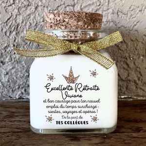 Bougie personnalisée départ retraite avec message humoristique et ruban doré