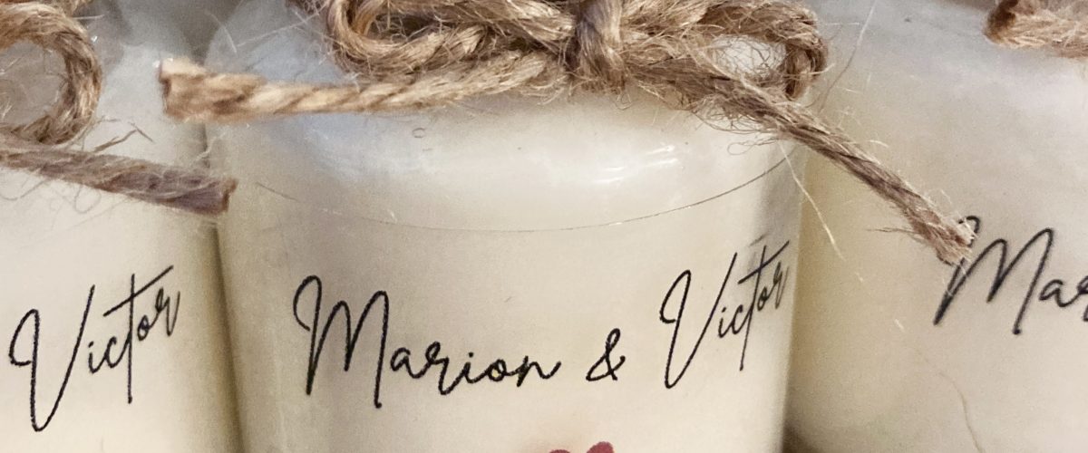 Bougies personnalisées mariage pour invités avec prénoms Marion et Victor