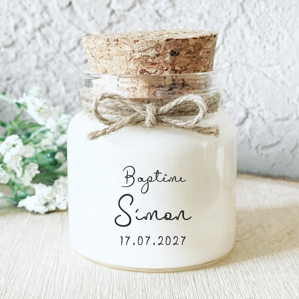 Bougie parfumée personnalisée baptême lettrage doux – cadeau invités