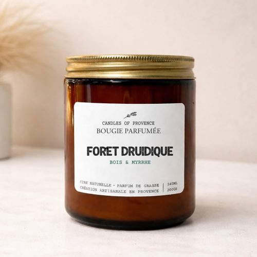 Bougie parfumée Forêt Druidique senteur terre humide et patchouli artisanale en Provence