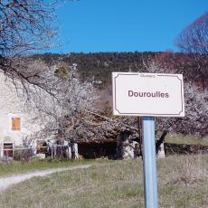 Le hameau de Douroulles Hameau de Douroulles en Haute-Provence terre de lavande